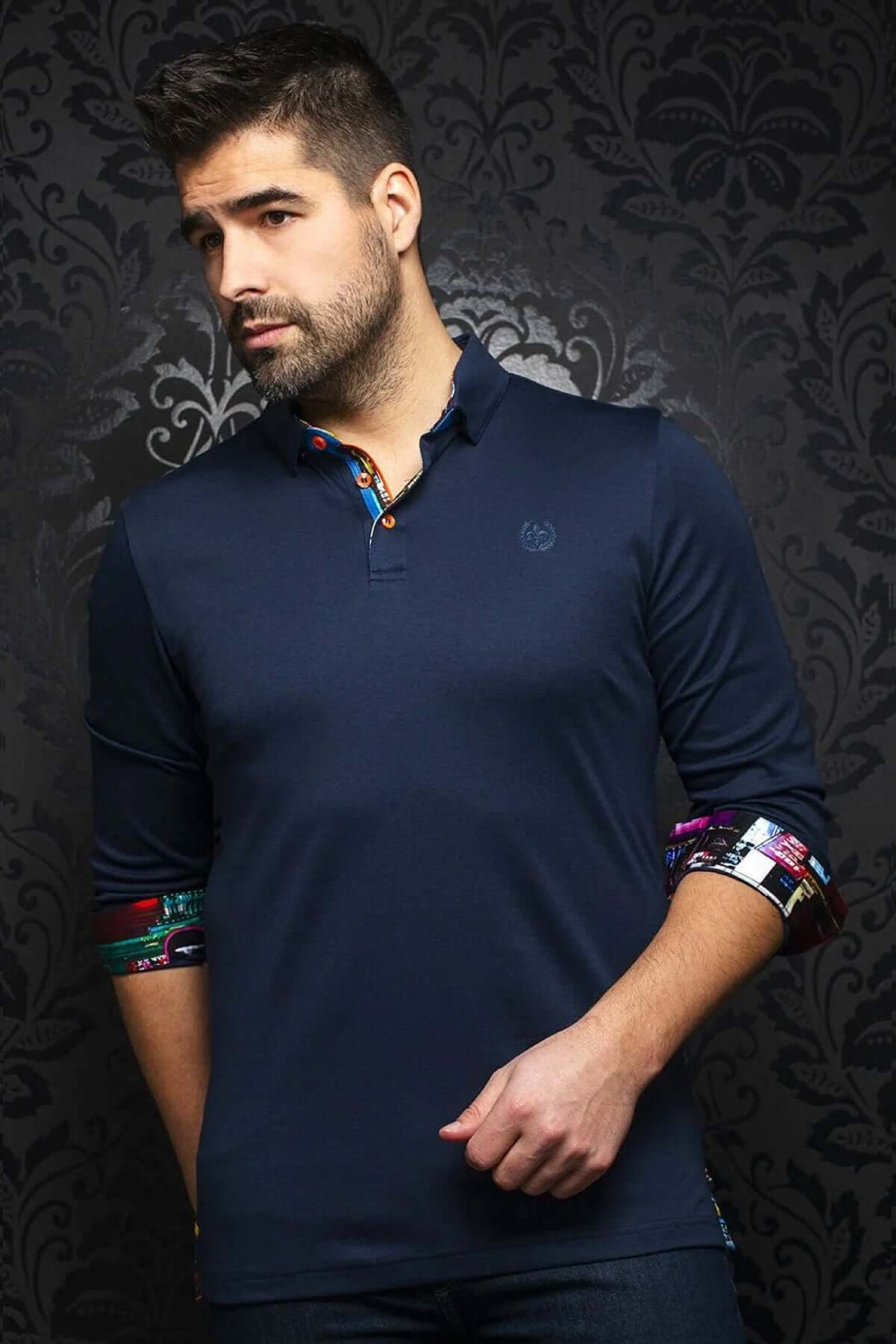 Polo à manches longues style Falcon avec col structuré et détails colorés, confectionné en jersey extensible.