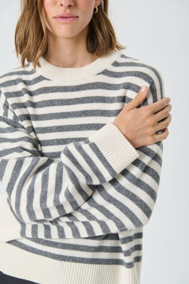 Chandail de laine rayé