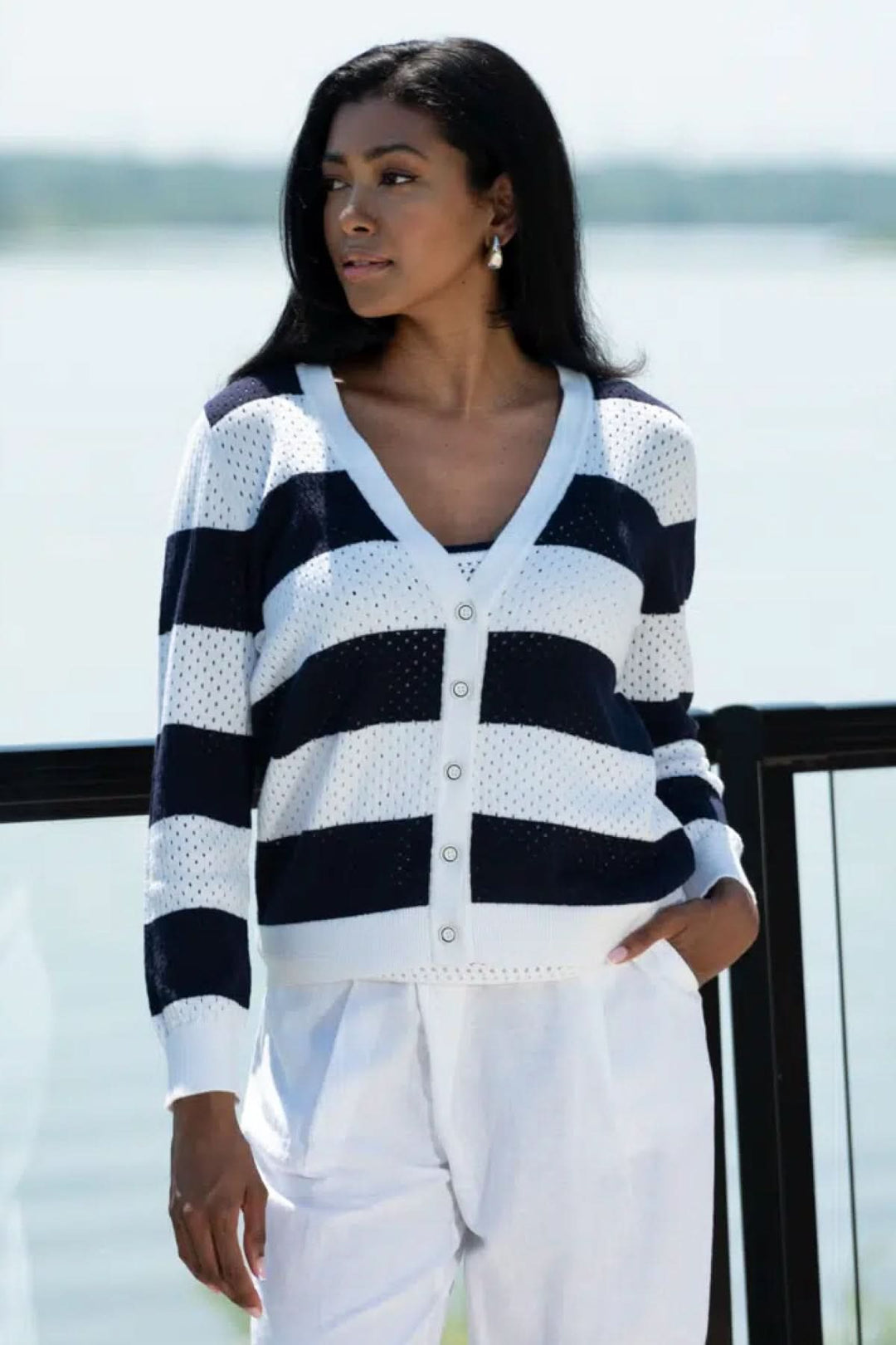 Cardigan rayé en tricot ajouré