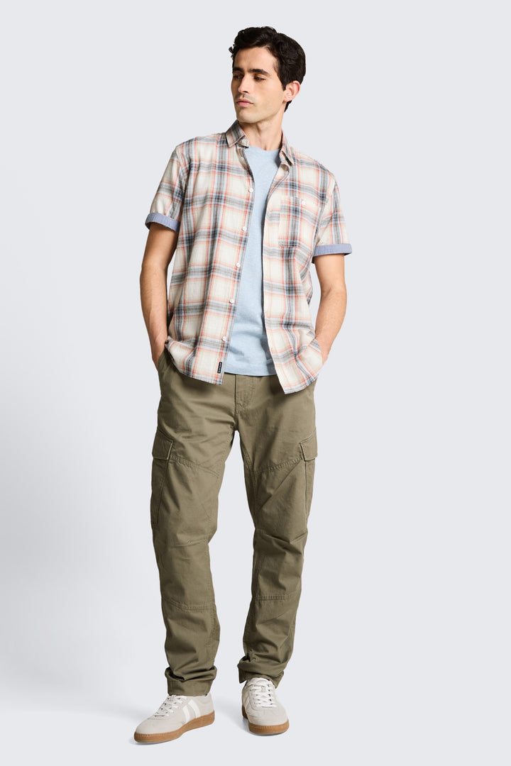 Short-sleeved plaid shirt