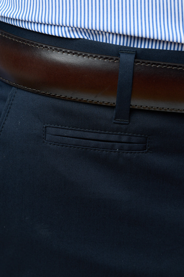 Pantalon habillé coupe ajustée