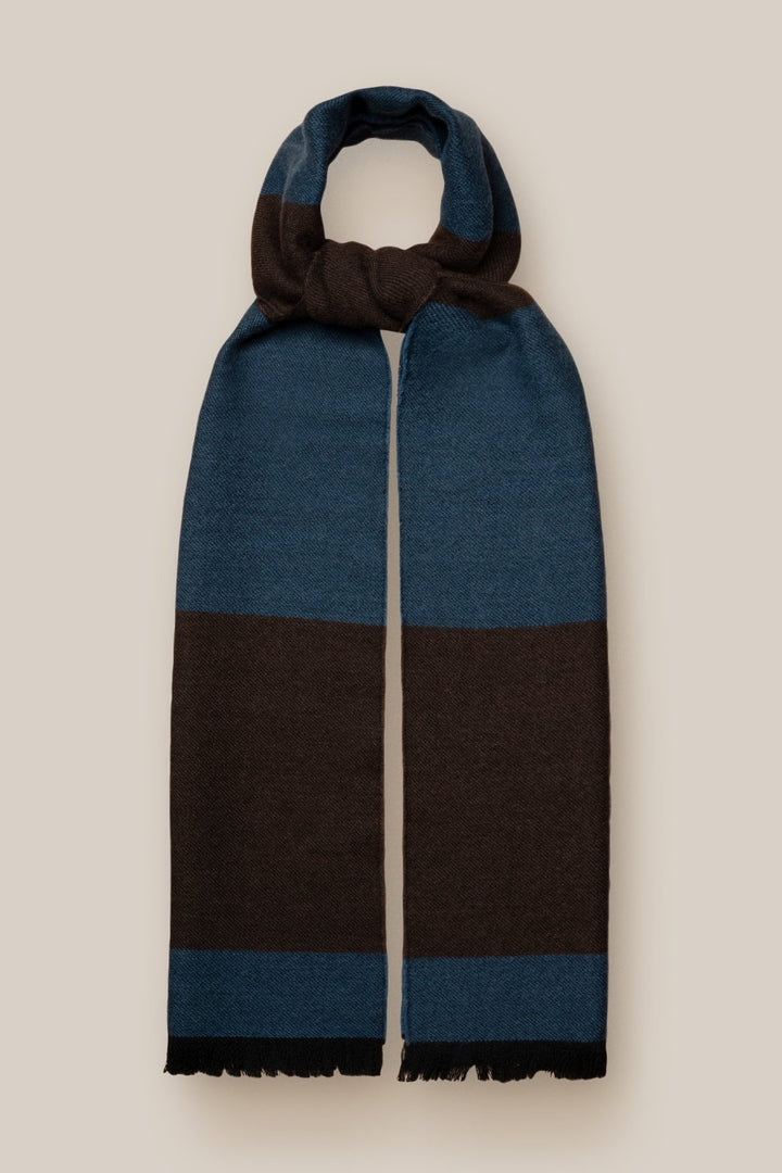 “Ivy league” look scarf