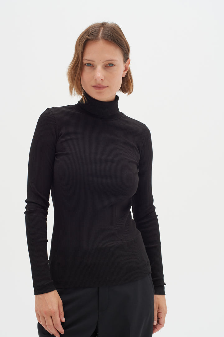 Dagna Turtleneck