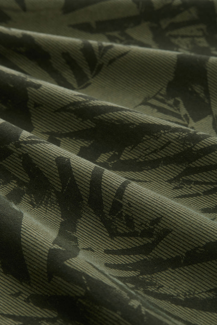 T-shirt à imprimé tropical ton sur ton