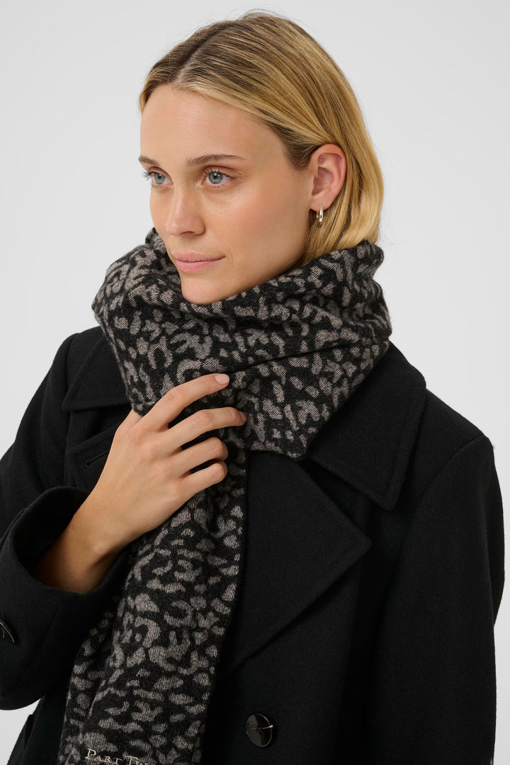 Kitha scarf