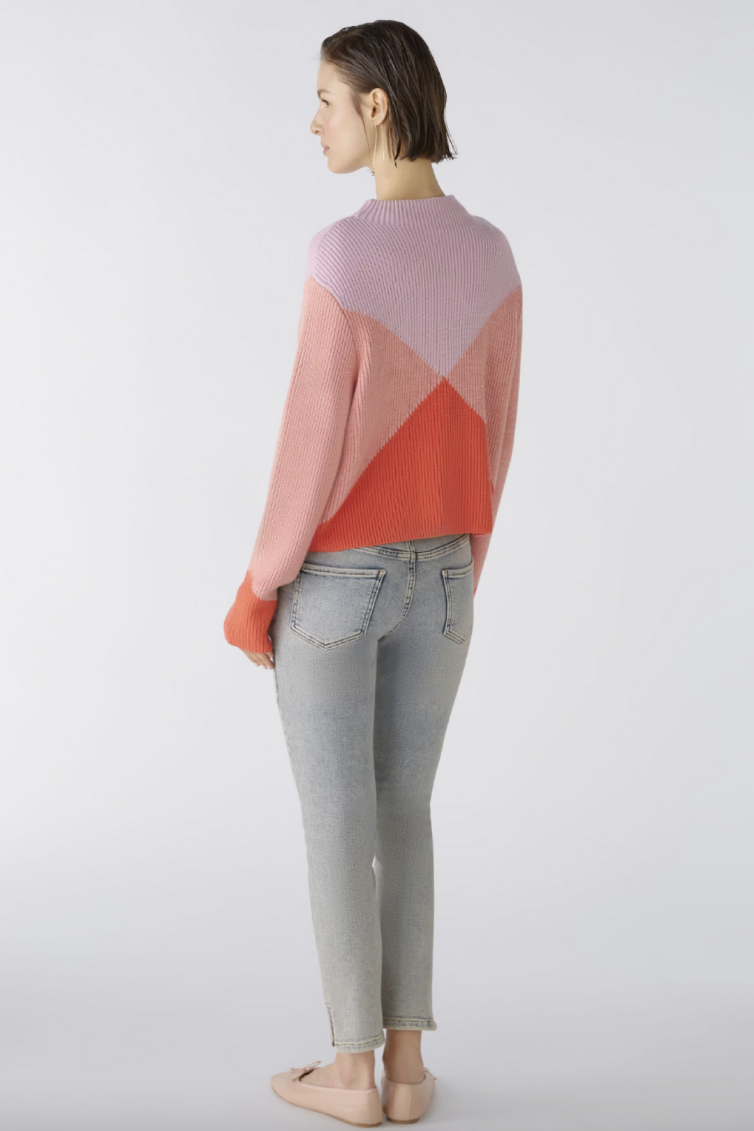 Triangle pattern sweater