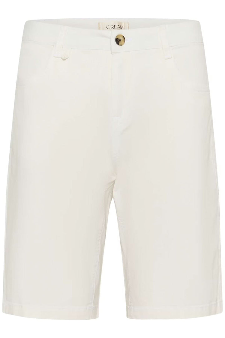 Bermuda classique coupe droite en tissu blanc avec taille mi-haute, poches latérales et fermeture à bouton, parfait pour l&