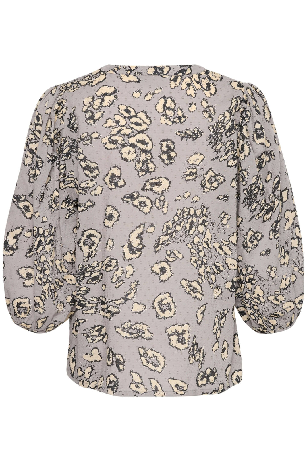Blouse Liga à imprimé léopard, manches ballons 3/4, encolure en V, silhouette élégante.