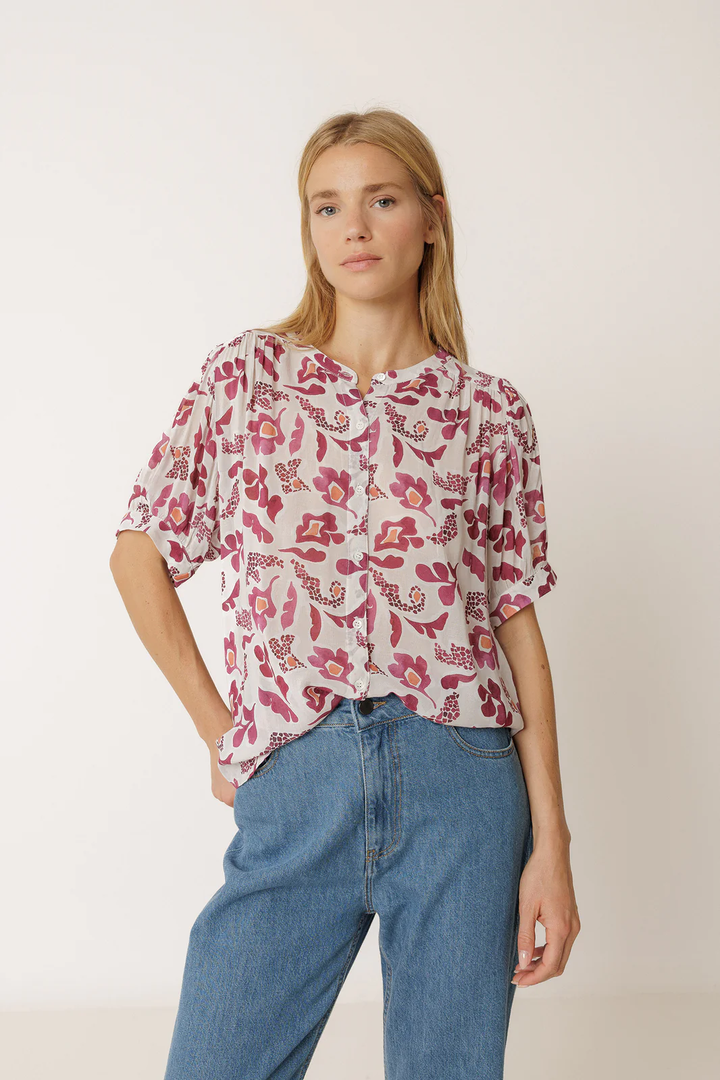 Flowy blouse with a floral print