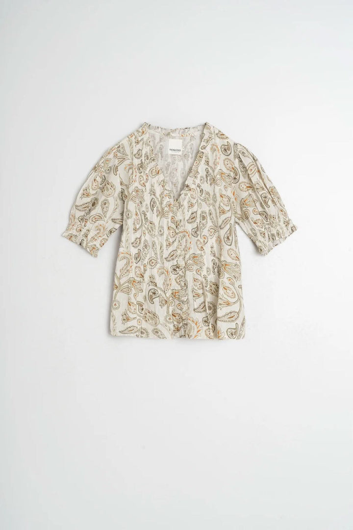 Blouse fluide imprimée à manches courtes avec imprimé délicat et encolure en V, manches légèrement bouffantes, parfaite pour un look décontracté.