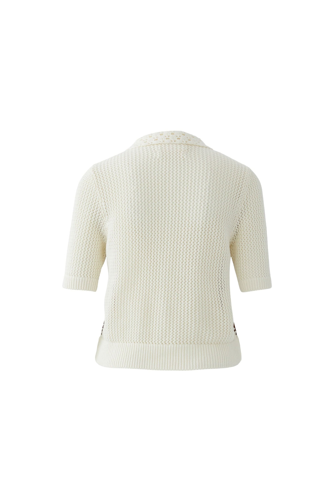 Blouse manches courtes en maille avec col ajouré et détails artisanaux, vue arrière en crème.