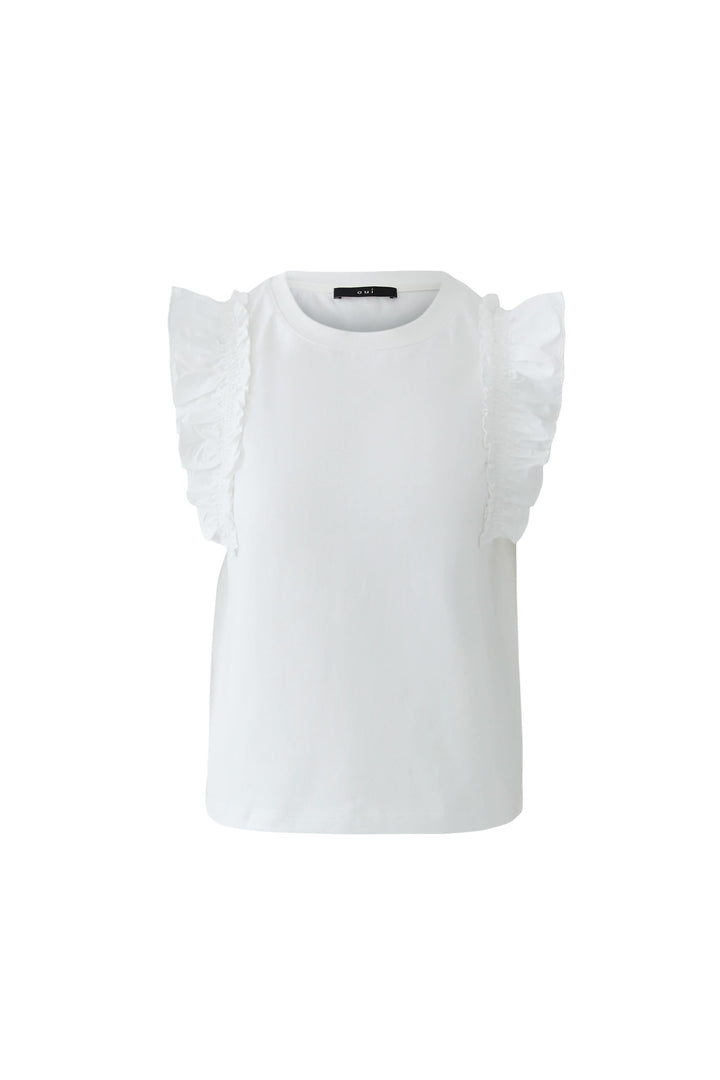 Camisole fluide essentielle blanche avec encolure arrondie et sans manches, offrant une silhouette épurée et confortable.