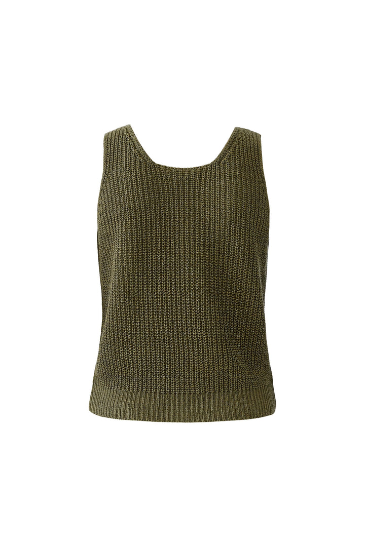 Camisole tricoté en fil spécial avec encolure en V et coupe droite, parfaite pour la superposition ou portée seule, avec maille texturée.