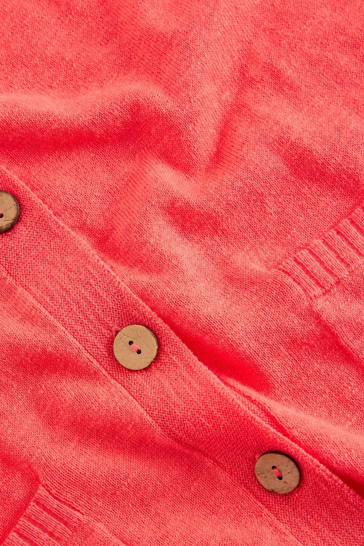 Cardigan en mélange de lin Nova en tricot rouge avec boutons et finitions côtelées, parfait pour une tenue décontractée.