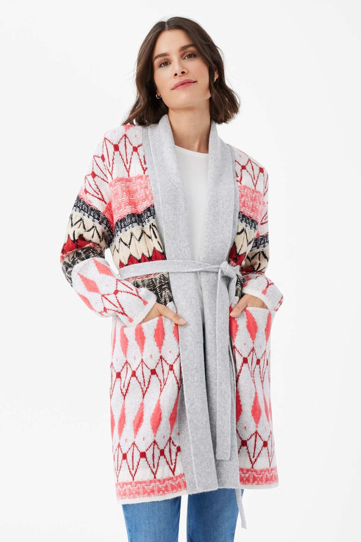 Cardigan long Amanda femme en tricot avec motifs colorés et ceinture, idéal pour un look hivernal tendance.