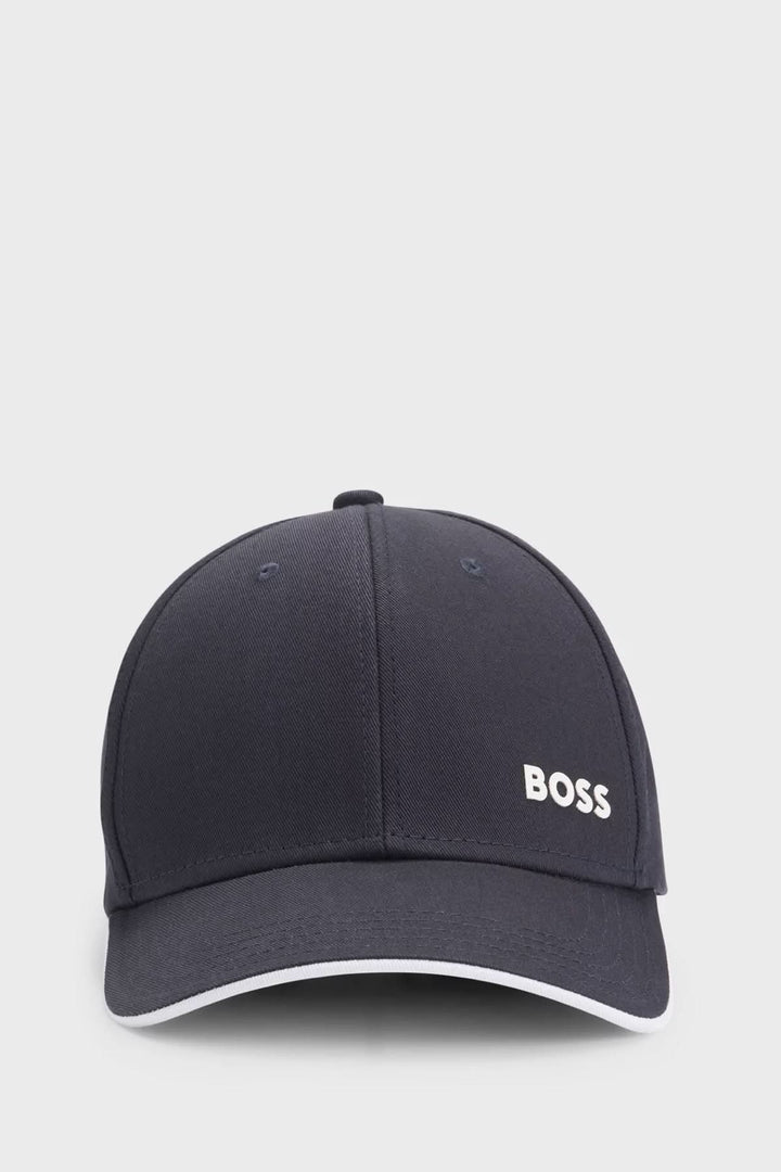 Casquette à visière incurvée avec logo BOSS brodé, style urbain et décontracté.
