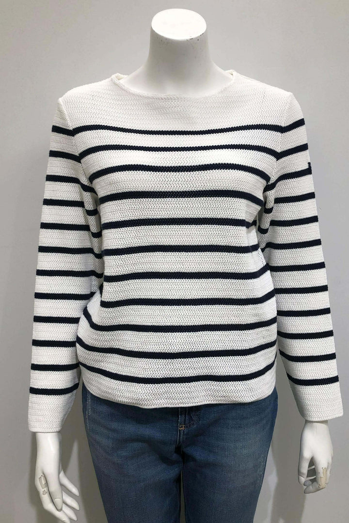 Chandail Martigues en maille rayée blanc et bleu avec coupe droite et manches longues, idéal pour un look quotidien polyvalent.
