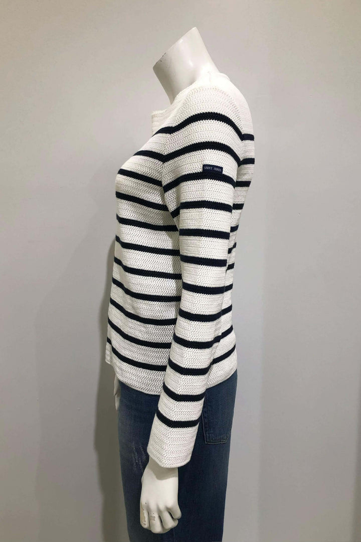 Chandail Martigues, chandail rayé en maille, coupe droite, manches longues, motif rayé, tenue intemporelle, chandail polyvalent.