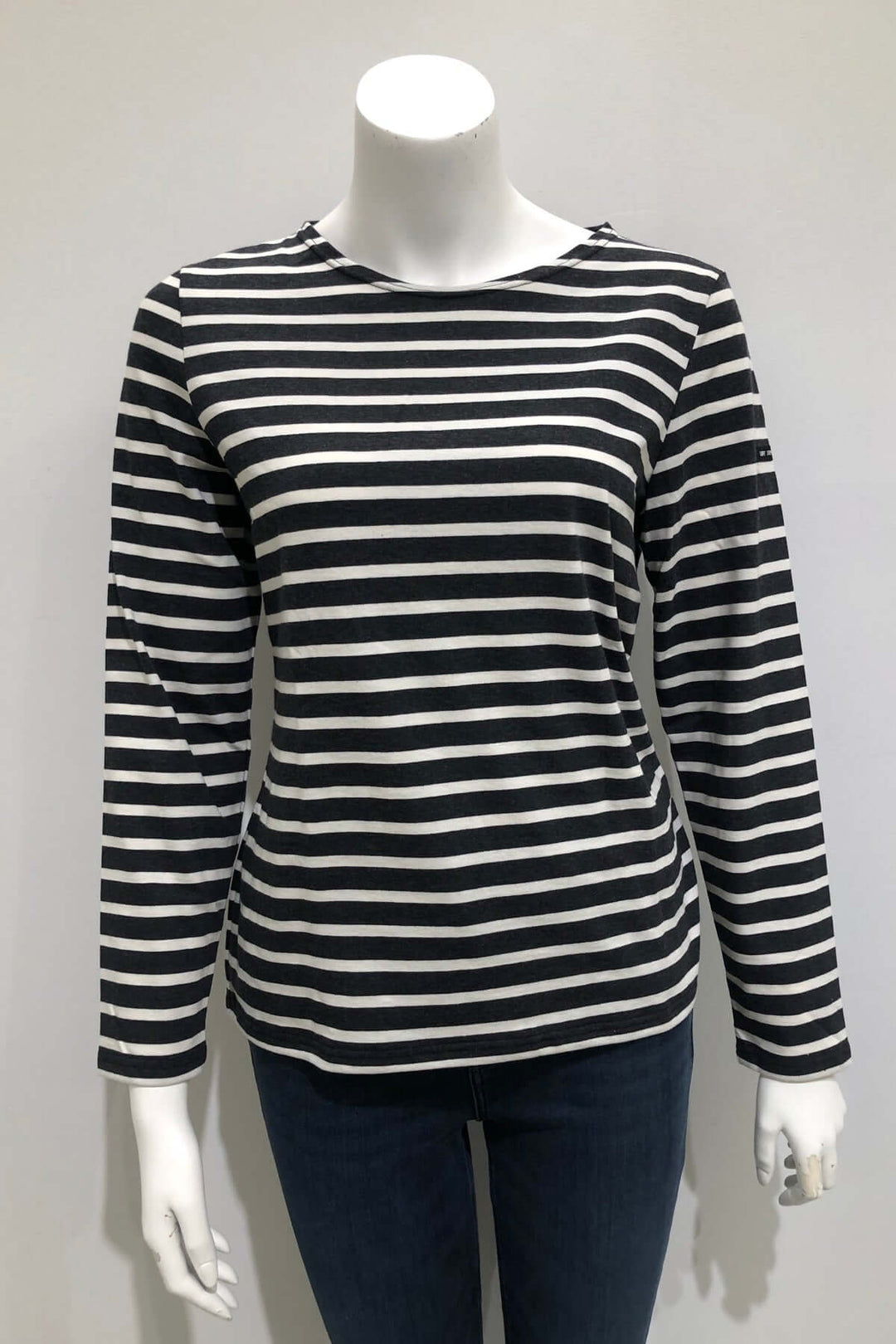 Chandail Minquidame à rayures marines, manches longues et encolure bateau, en coton doux, parfait pour un style casual-chic.
