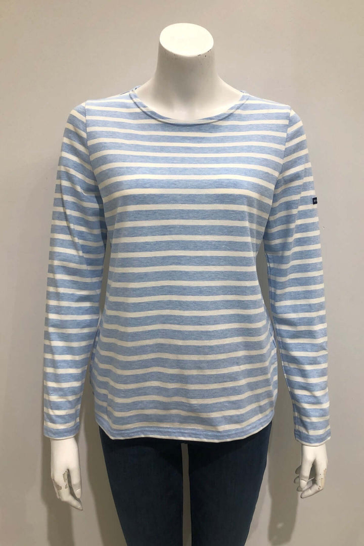 Chandail Minquidame à rayures marines, encolure bateau, manches longues, coton doux pour un look casual-chic décontracté.