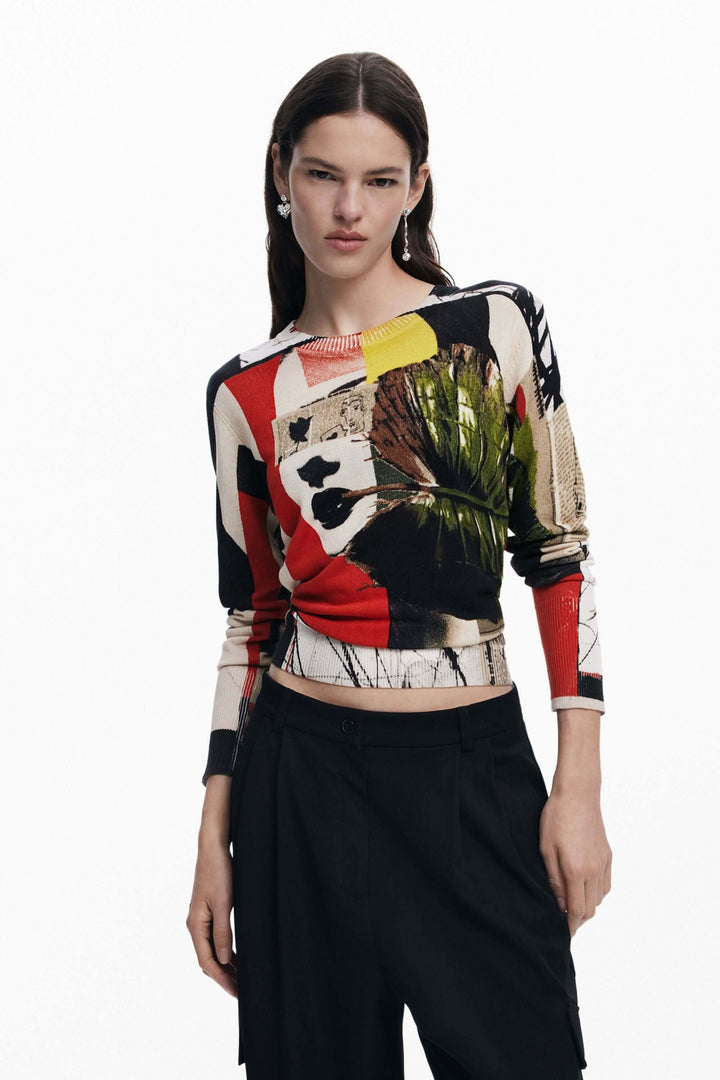 Pull artistique à imprimé coloré, col rond, manches longues, associé à un style décontracté.