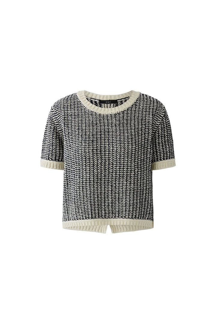 Chandail tricot motif texturé avec manches courtes et bordures contrastantes, idéal pour une tenue décontractée ou habillée.