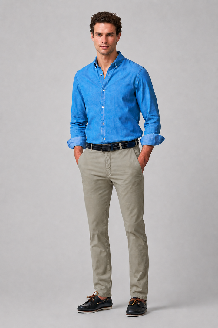 Pantalon chino coupe ajustée