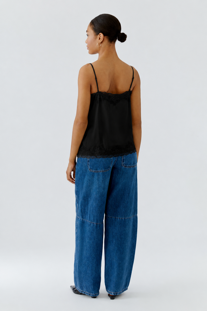 Camisole satinée à dentelle