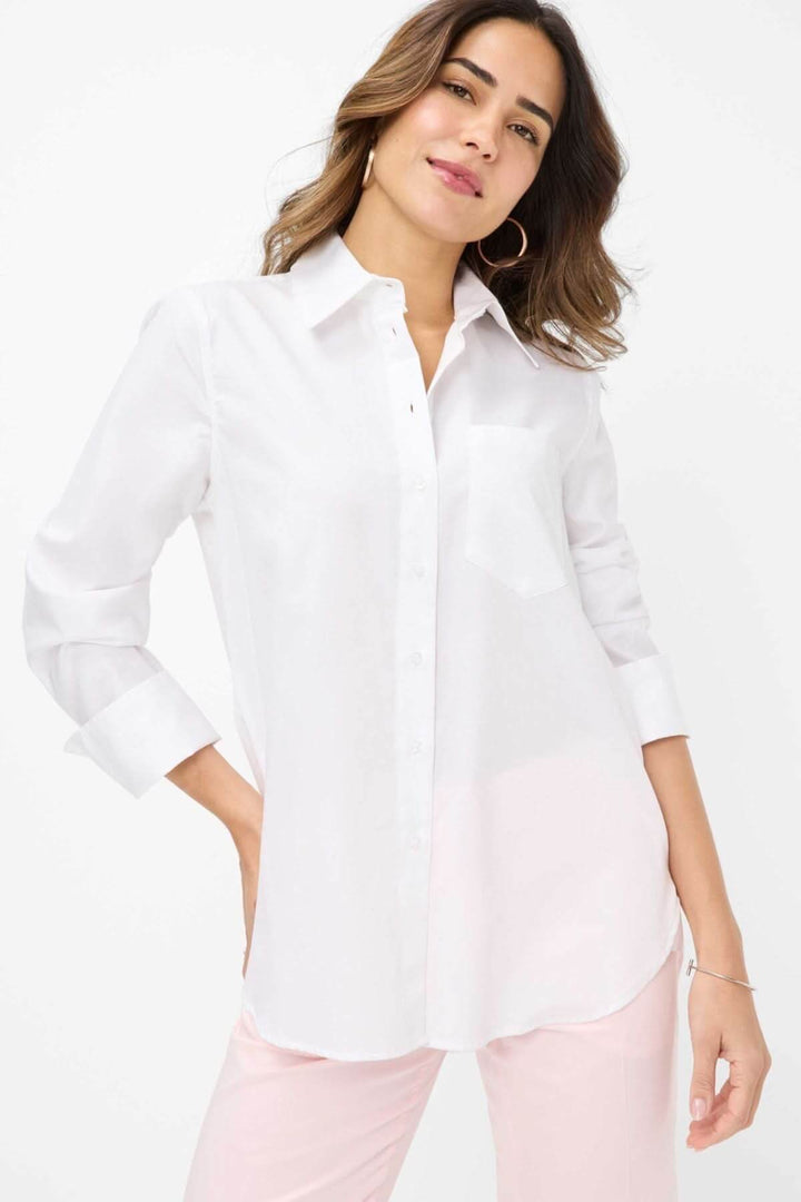 Chemise VIKI blanche, oversize, col classique, élégance décontractée pour le printemps.