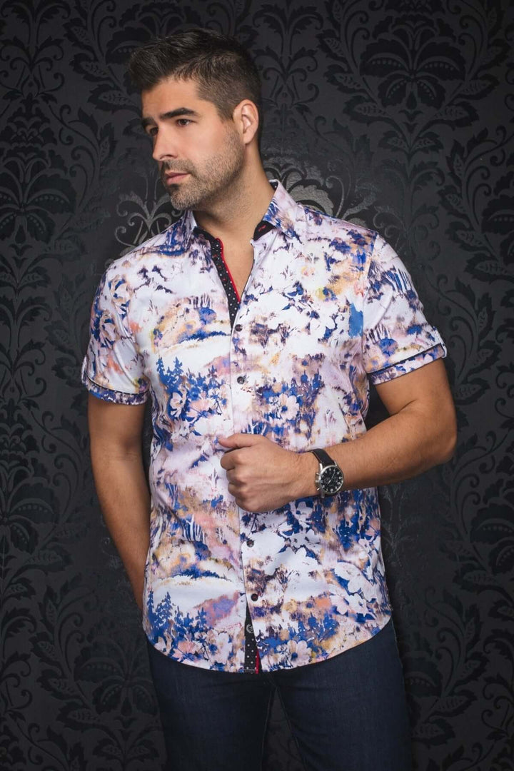 Chemise Zionne à manches courtes avec imprimé artistique floral et coupe structurée pour une allure élégante.