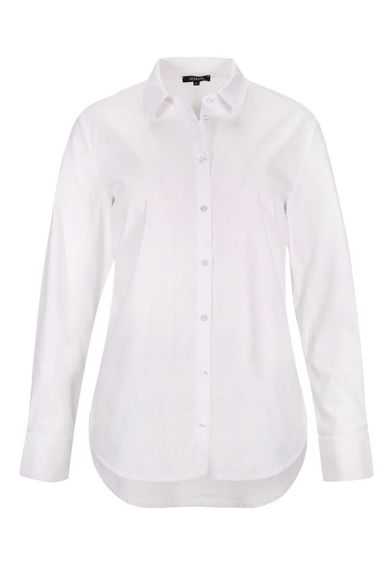 Chemise classique blanche à manches 3/4, col structuré, coupe moderne et épurée, idéale pour le bureau ou les tenues décontractées.