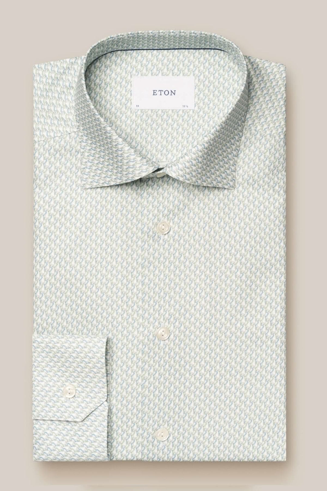 Chemise habillée en coton à motif subtil vert et bleu, idéal pour un look professionnel ou élégant.