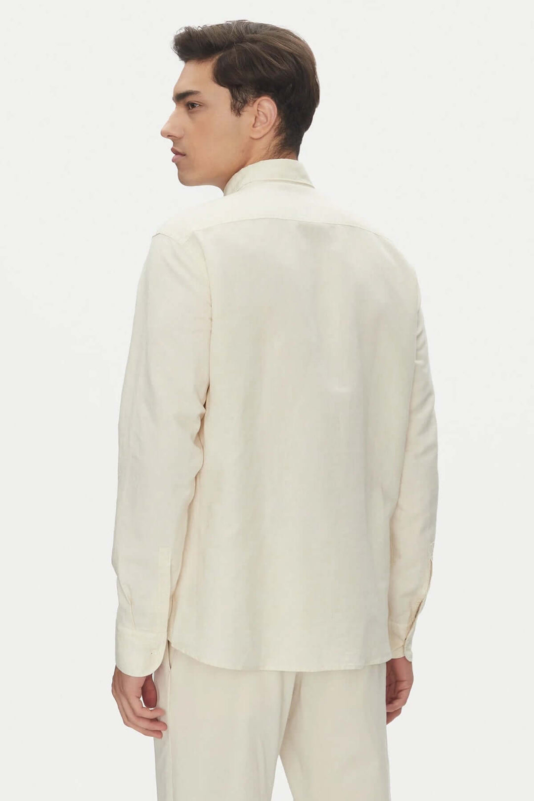 Chemise en lin et coton BOSS, coupe droite et col Kent, idéale pour l&