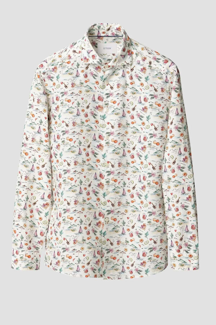 Chemise en lin légère avec imprimé estival coloré de fruits et parasols, parfaite pour une tenue d'été élégante.