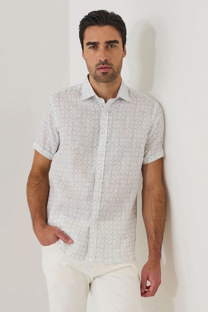Short-sleeved printed linen shirt