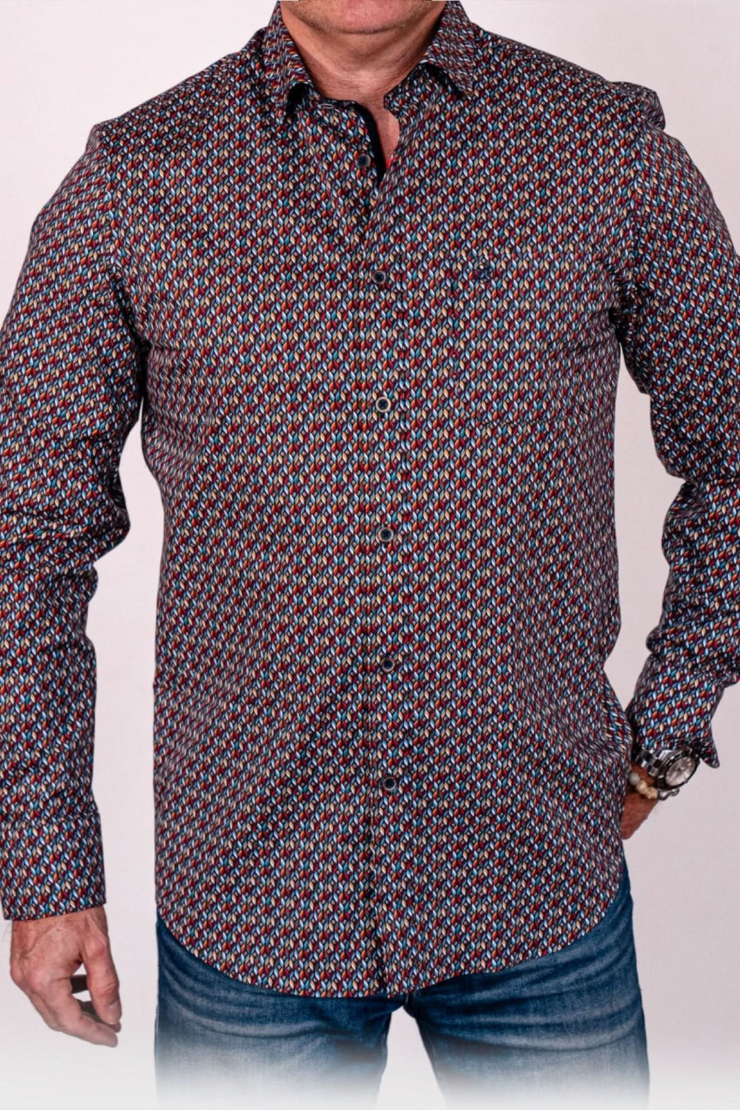 Chemise à manches longues avec imprimé de formes ovales, style décontracté et moderne, parfaite pour un look casual chic.