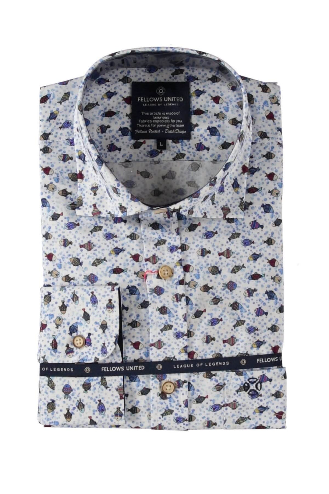 Chemise à manches courtes avec imprimé poissons coloré, coupe classique, confort et légèreté pour un look d'été.