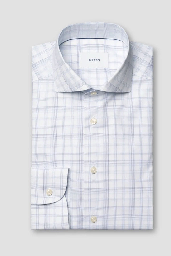 Chemise à manches longues à carreaux Breeze avec motif subtil, coupe ajustée, col classique, pliée sur fond gris clair.
