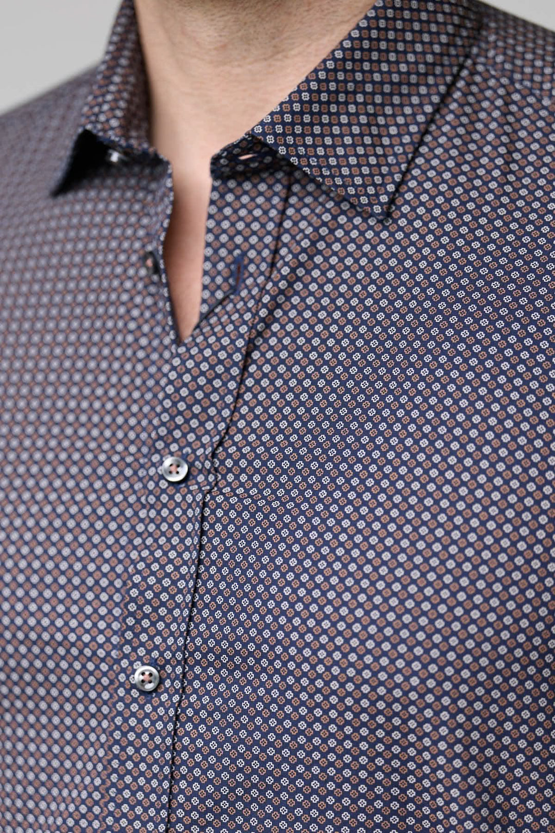 Shirt with geometric pattern