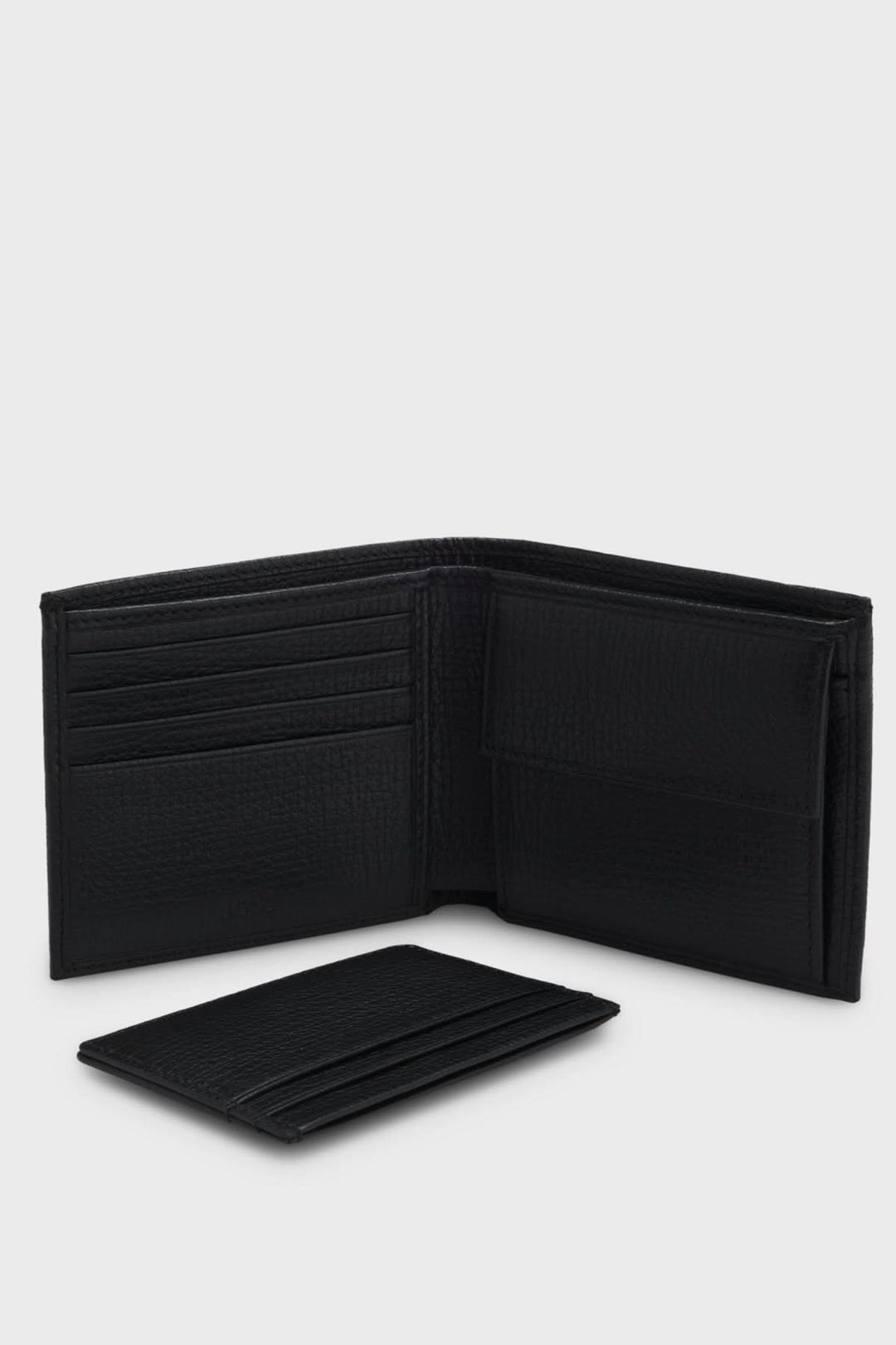 Coffret cadeau porte-cartes et portefeuille en cuir grainé noir, élégant et moderne, parfait pour cadeau distingué homme.