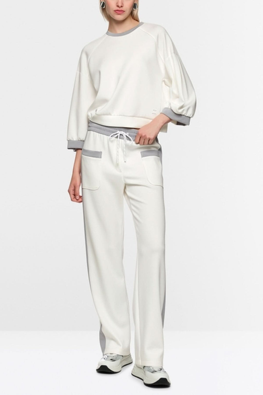 Coton ouaté décontracté avec coupe ample, manches bouffantes 3/4, épaules tombantes et coutures contrastées Marc Cain Sports.