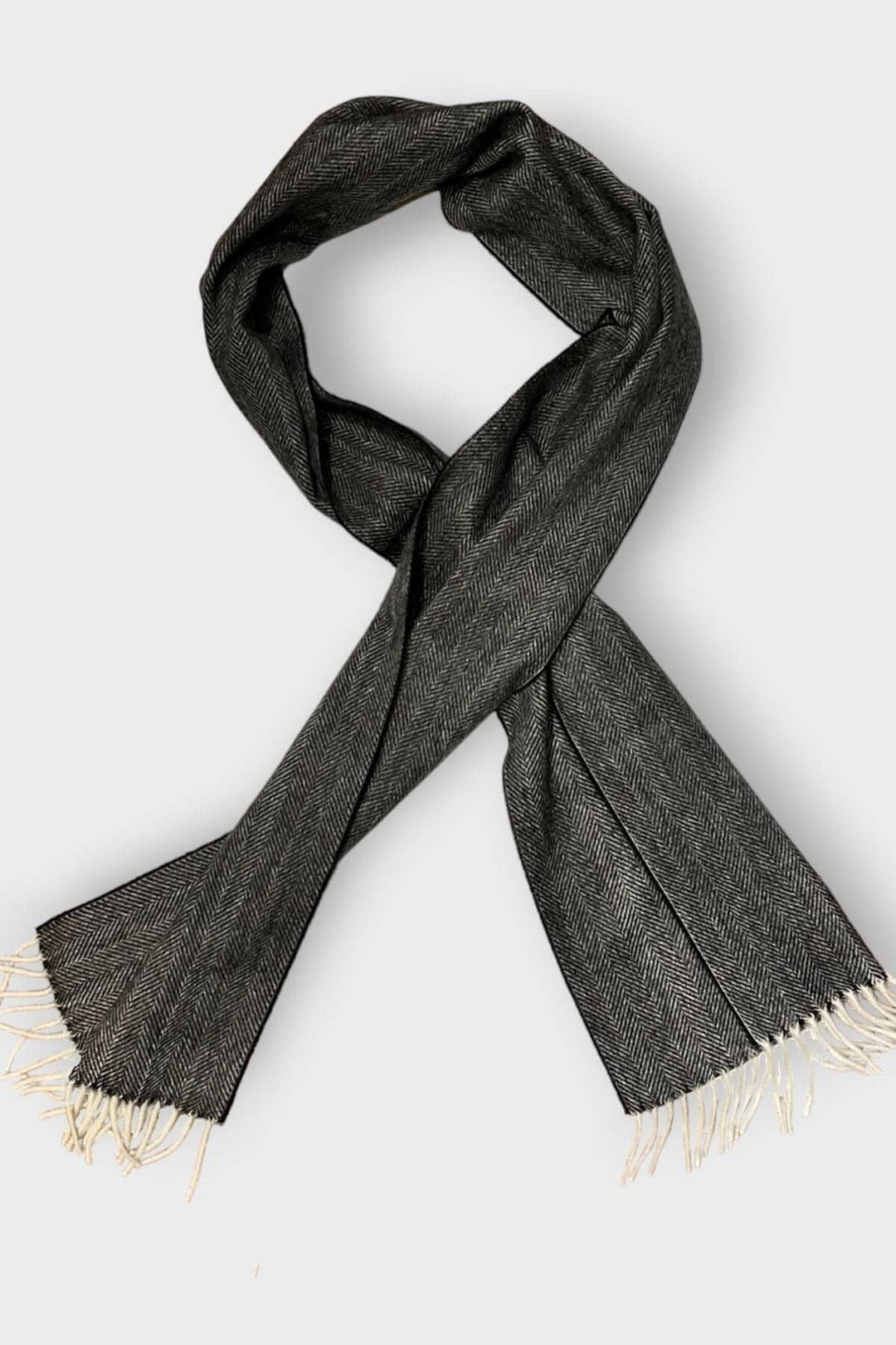 Foulard de cachemire à chevrons en noir, chic et intemporel, 100% cachemire, dimensions 180x30cm.