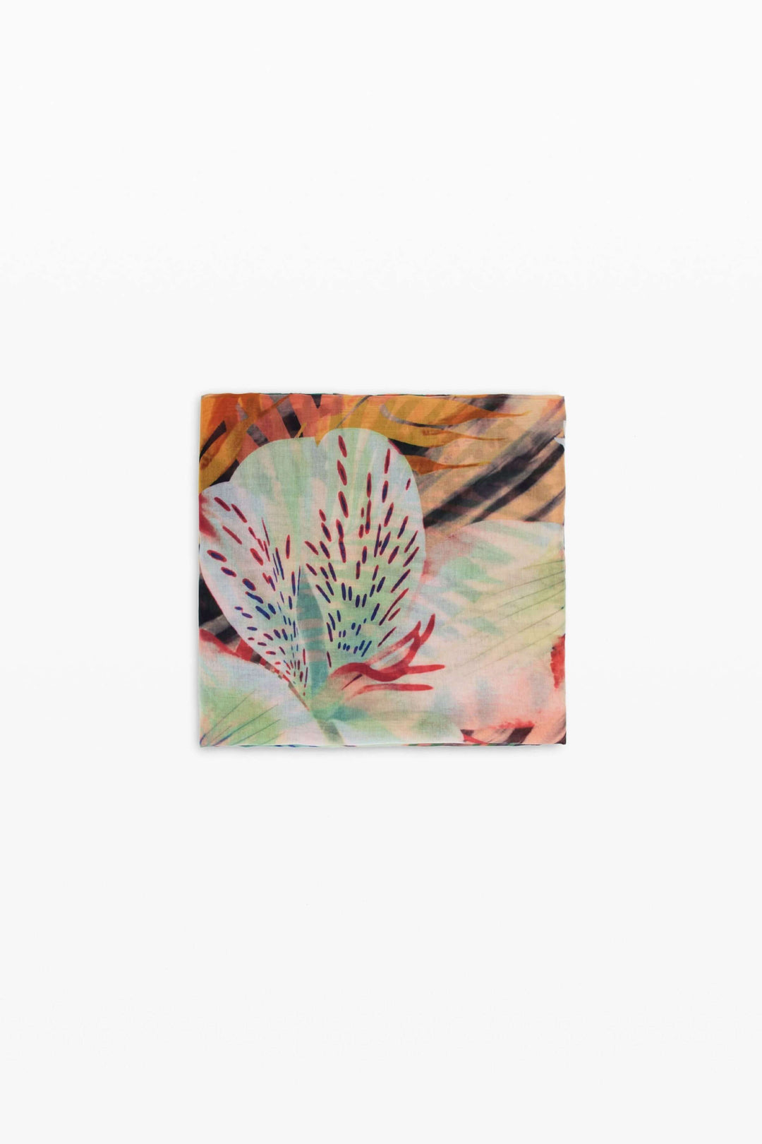 Foulard léger à imprimé tropical avec motif vibrant, tissu fluide et doux, format carré polyvalent, idéal pour plusieurs styles.