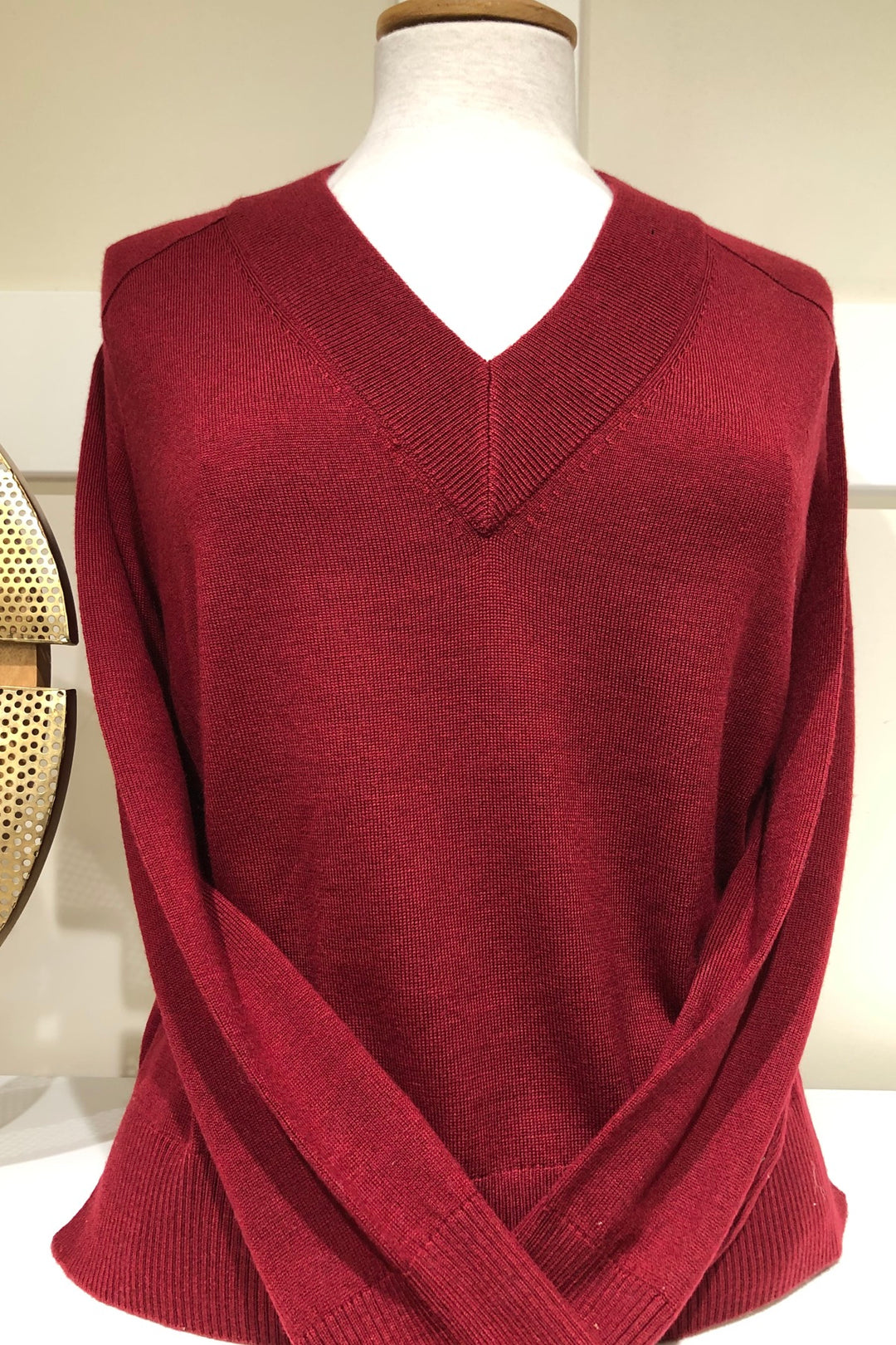 Wide V-neck knit