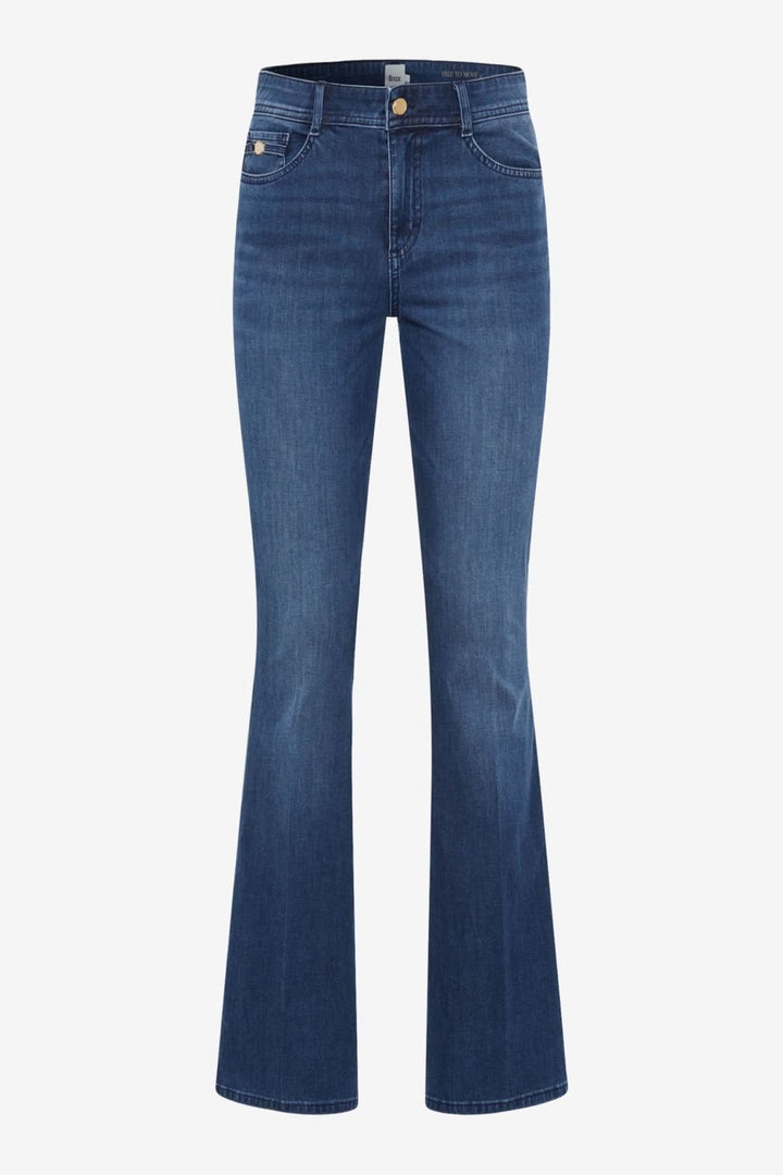 Jean Shakira bootcut jeans featuring a slim fit and flared hem, made from ultra-stretch denim for comfort and style.