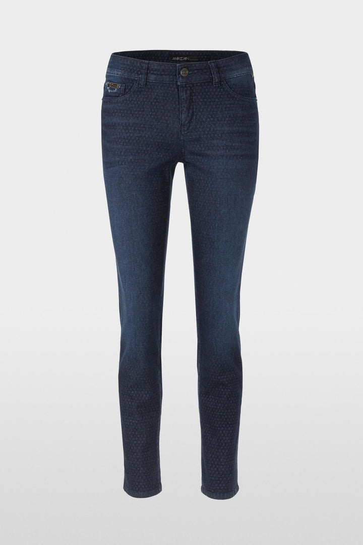 Jean Silvi slim fit, cinq poches, taille basse, tissu italien, design élégant avec quadrillage foncé.