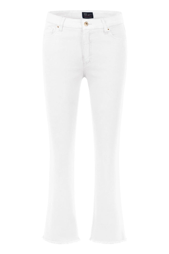 Jean Vic femme en denim blanc, jambe évasée raccourcie et finition effilochée, style moderne.