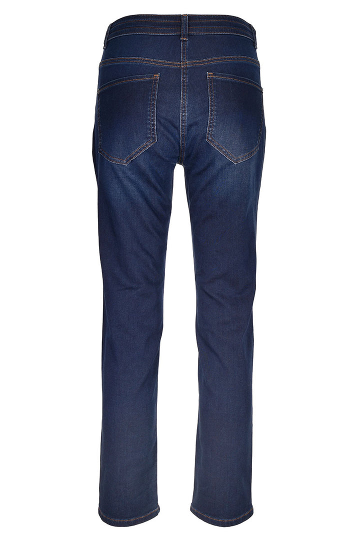 Jean décontracté en coupe droite légèrement ample, offrant confort et modernité, idéal pour un style casual quotidien.