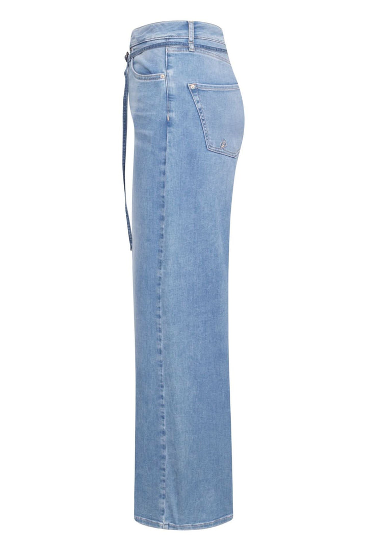 Jean à jambe large avec ceinture intégrée en denim bleu clair, offrant style décontracté chic et confort optimal.