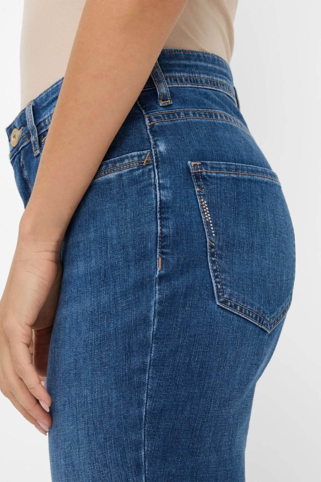 Jean mince MARY S pour femmes, coupe droite, cinq poches, élégant et confortable en denim bleu.